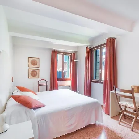 Ca' De La Comare, Relaxing And Elegant On Canal Grande Apartmán *